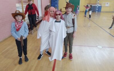 Ples pod maskama razveselio niže razrede naše škole